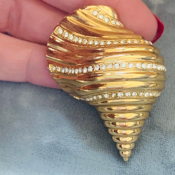 CHRISTIAN DIOR Conch Shell Gold crystal Brooch Vi… - image 3