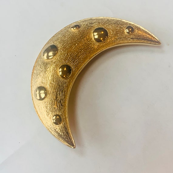 CHRISTIAN DIOR large moon textured gold brooch pi… - image 5