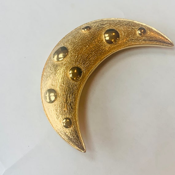 CHRISTIAN DIOR large moon textured gold brooch pi… - image 3