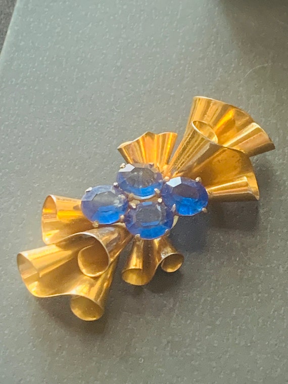 CHRISTIAN DIOR Blue Stone Fluted Vintage Brooch P… - image 1