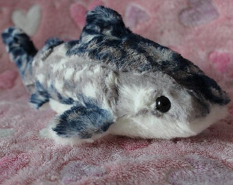 Juguete de peluche de tiburón ballena manchado azul y blanco/gris, peluche esponjoso + peluche suave, juguete para niños, juguete relleno de tiburón, idea de regalo