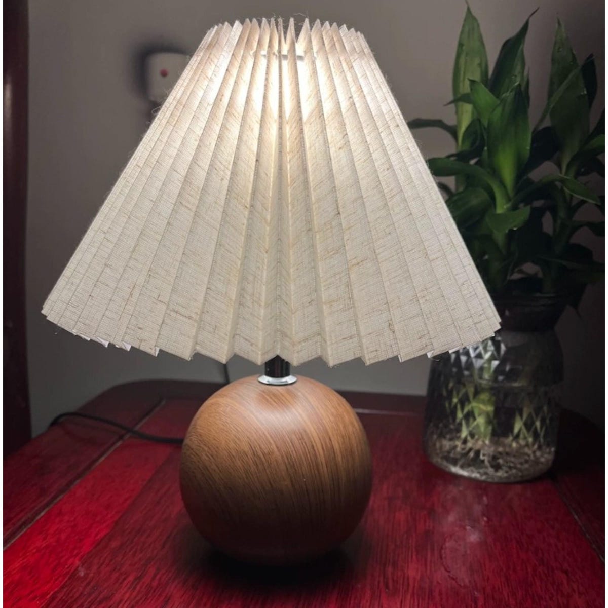 Modern Pleated Table Lamp with Pleated Lampshade - Decorative Nordic Ceramic Desk Light - Elegant Bedside Night Lamp for Bedroom
