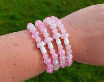 Pink Mushroom Charm Bracelet / crackled pink beaded bracelet