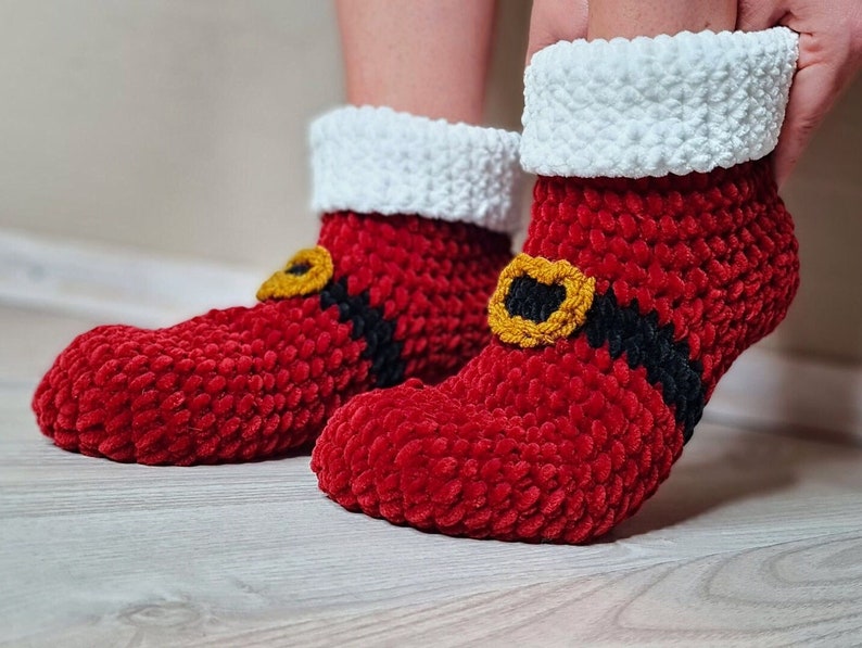 WAUW Santas Slippers Many SIZES AMAZING Christmas Crochet Bootie Slippers Pattern Pdf image 1