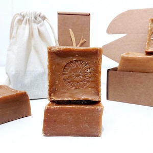 1 confezione di sapone al catrame di pino al 20% di catrame di pino - 80% di olio di oliva vergine - 6 oz - Naturale e fatto a mano, alta qualità da ALEPPO - REGIONE MEDITERRANEA