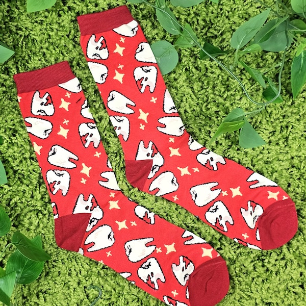¡Calcetines con dientes ensangrentados!