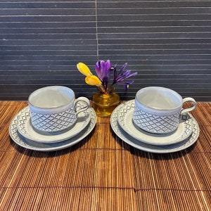 Quistgaard Cordial 2x Trio Set. Cup, Saucer and Cake Plate - Danish Design Mid century modern Tea serving. Produced by Nissen, Danmark