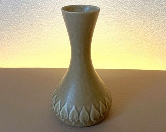 Quistgaard Relief Vase. Mid Century Modern Dish for Daily use or for Retro Decoration. Danish design by Kronjyden IHQ
