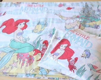 Vintage "Den lilla sjöjungfrun" Twin Lakan + Dra-på-lakan + 1 Örngott Set / Sängkläder barn Disney rum 90-tal