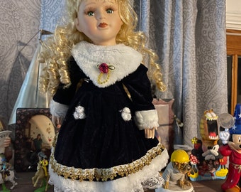 MUÑECA DE PORCELANA VINTAGE