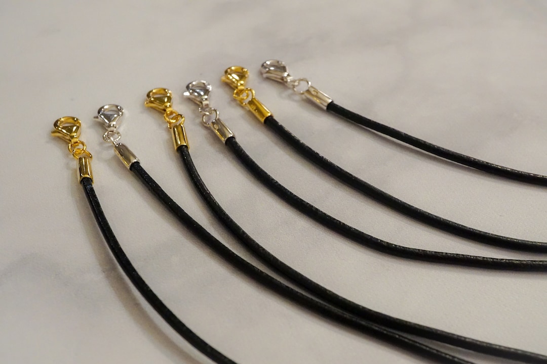 HEM MINI LEATHER CORD NECKLACE (BLACK)