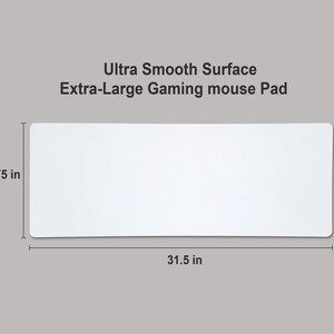 K&ouml;nnte beinhalten: Wei&szlig;es extragro&szlig;es Gaming-Mauspad mit einer ultrasmooth Oberfl&auml;che. Das Pad misst 80 cm x 30 cm.