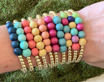 Pulsera de cuentas chapadas en oro de 18 quilates / Pulsera de cuentas de madera / Pulsera de apilamiento / Pulsera Boho / Pulseras de verano