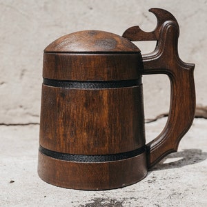 A beautiful oak mug with a lid Premium Quality 22 OZ/ 0.7L |Traditional tankard| Old Beer Mug