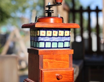Handgemachte Retro Kaffeemühle | Einzigartige Bohnenmühle | Handgemachte Kaffee Accessoires | Geschenk zum Geburtstag | Kaffeemühle | Geschenk für Großmutter