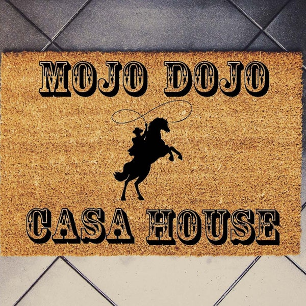 Mojo Dojo Casa Haus Fußmatte, Barbie Film Lustige Tür Willkommen Matte, Einzigartige Design Fußmatte, Lustige Fußmatte, Geschenk für Sie, Abschlussgeschenk