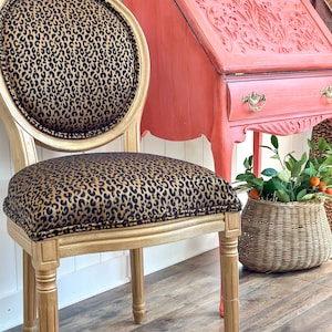Elegant Leopard Print Accent Chair