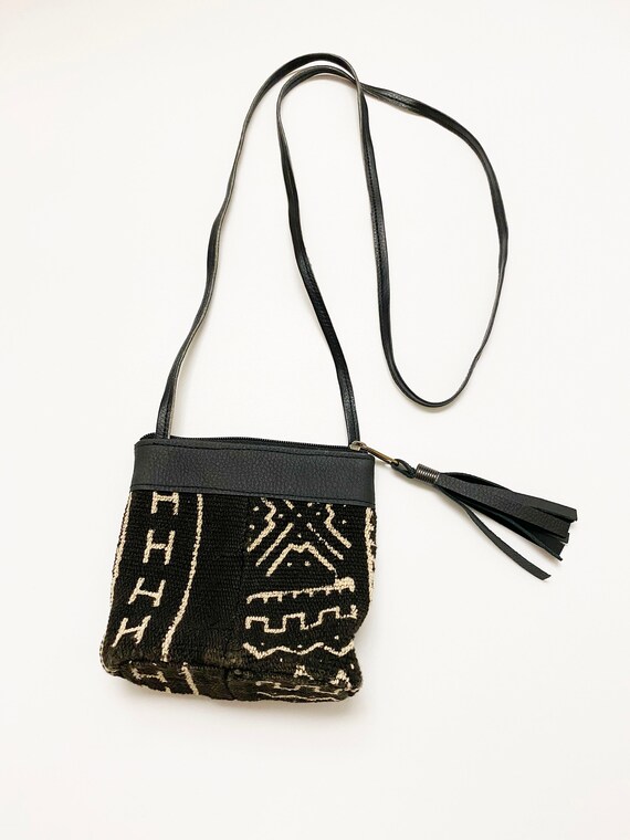 Vintage Woven Pouch Purse with Tassel - image 3