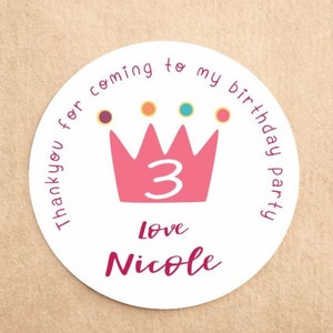 x35 Personalisierte Mädchen Prinzessin Happy Birthday Stickers | DankeSchöne Sticker | Geburtstagssticker | Partytasche Sticker | Süße Kegel Sticker!