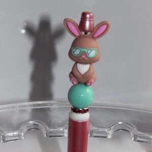 Stylo 3D Lapin de Pâques avec lunettes de soleil