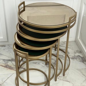 3er Set Nesting Side Tables - Moderner Couchtisch aus goldfarbenem Metall