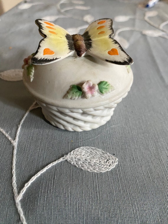 Fenton Porcelain Butterfly trinket box - image 4