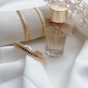 Filigrane Armreif, Stapel Armreif, 18k vergoldete Armreif, minimalistische Armreif