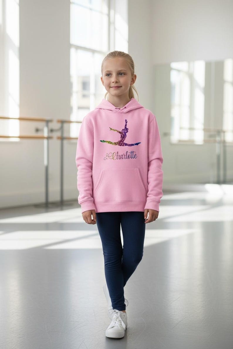 Sudadera de gimnasia infantil personalizada / Sudadera de gimnasia para niñas / Camiseta de gimnasta con nombre personalizado / Sudadera con capucha o sudadera con capucha y bolsa de regalo imagen 2
