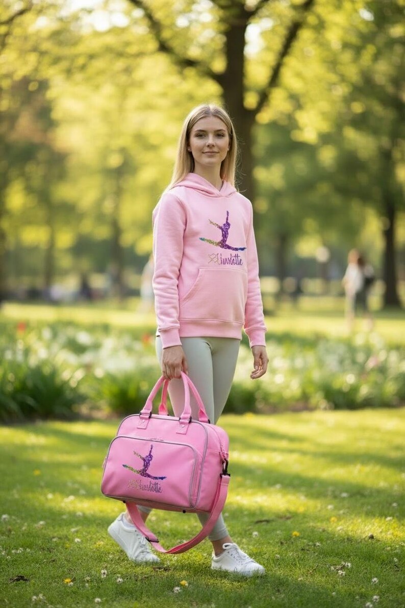 Sudadera de gimnasia infantil personalizada / Sudadera de gimnasia para niñas / Camiseta de gimnasta con nombre personalizado / Sudadera con capucha o sudadera con capucha y bolsa de regalo imagen 3
