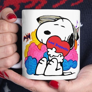15 Unzen lebendige Snoopy liebt Led Zeppelin Keramikbecher | Buntes Herz mit Schwanengesang | Zeppelin Lover Kaffeetasse, Rock Musik Trinkgefäß