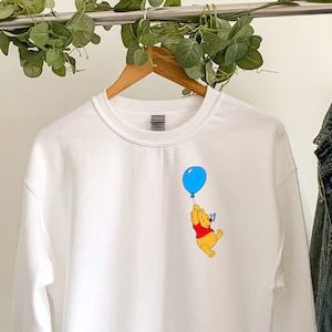 Winnie the Pooh Balloon Sweatshirt, Winnie Sweatshirt, Piglet Sweatshirt, Winnie Lover Sweatshirt, Friends Sweatshirt, Winnie The Pooh Gift