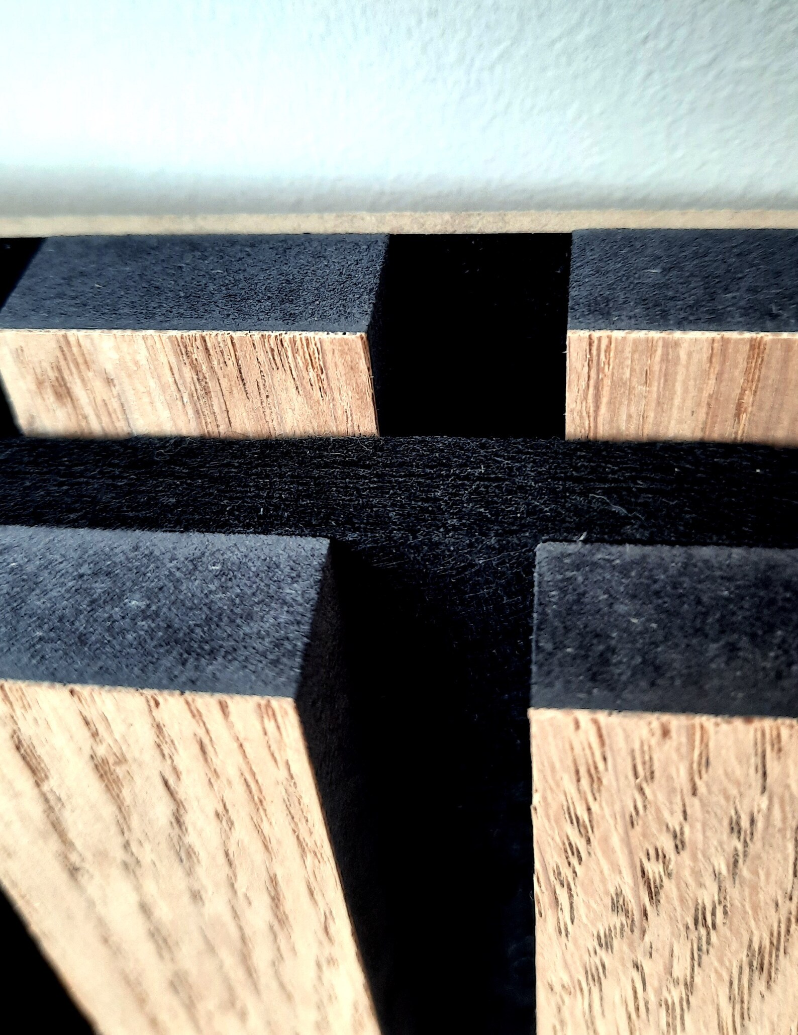 Panneau de lattes en bois acoustique