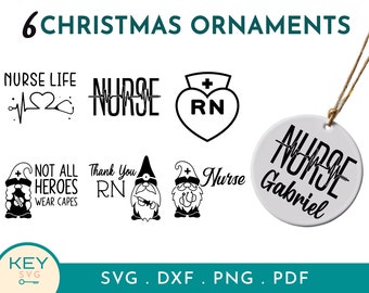 Puede incluir: Seis diseños de adornos navideños en blanco y negro con temática de enfermería. Los diseños incluyen un corazón con una cruz y las letras RN, una línea de latido del corazón con la palabra "NURSE", un gnomo con una cruz y la palabra "NURSE", un gnomo con una cruz y las palabras "Thank You RN", una línea de latido del corazón con las palabras "NURSE Gabriel", y una línea de latido del corazón con las palabras "NURSE LIFE".