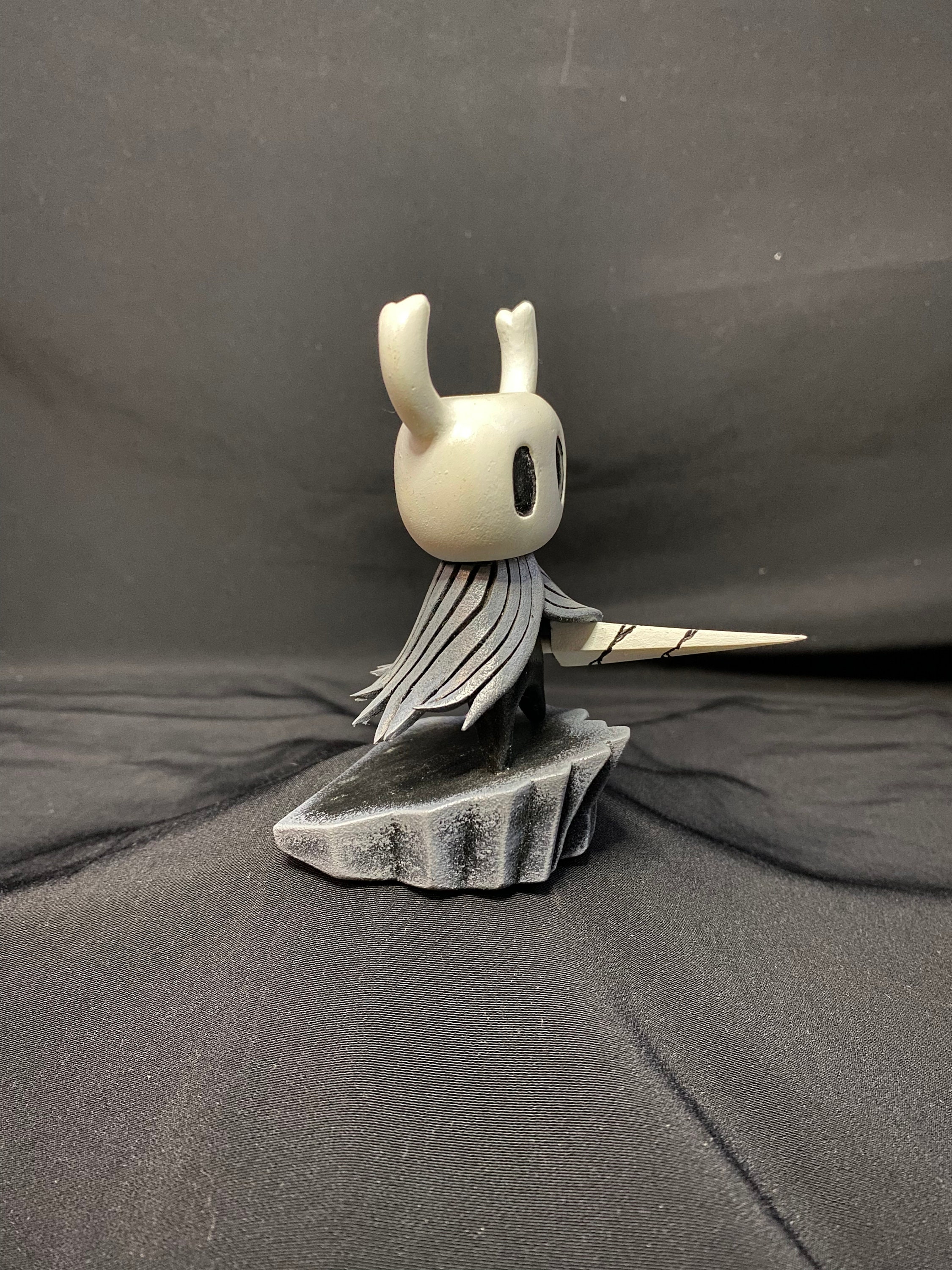 Figurine Hollow Knight – Le Chevalier – Statue 28 Cm – PVC – Jeu Vidéo – Neuf