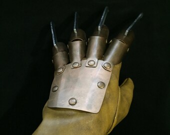 フレディ・クルーガーの手袋！映画『エルム街の悪夢』より！ - Etsy 日本