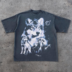 Wolf Shirt, Wolfpack Shirt, Howling Wolves, Lone Wolf Retro Shirt, Grey Wolf TShirt, Wolf Gifts, Alpha Wolf Vintage 90s Graphic Tee