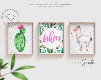 Stampe artistiche per la cameretta con cactus e lama ad acquerello: decorazioni boho per bambina