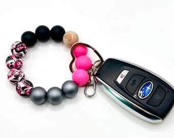 Personalized Silicone Bead Keychain Bracelet For Women - Wristlet Key Holder With Leather Tassel (Light Pink Marble) - View #3