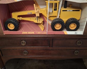 Vintage John Deere Grader