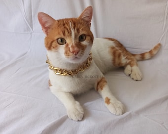 Gold Color Chain Collar for Cats and Small Dogs, Bold Look Pet Necklace, Lightweight Pet Accessories, Cute Gifts for Dog Mom and Cat Owners