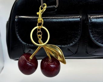Red Glitter Cherry Keychain – Sparkly Fruit Bag Charm, Aesthetic Y2K Accessory, Silver Key Ring, Trendy Purse Charm, Unisex Gift