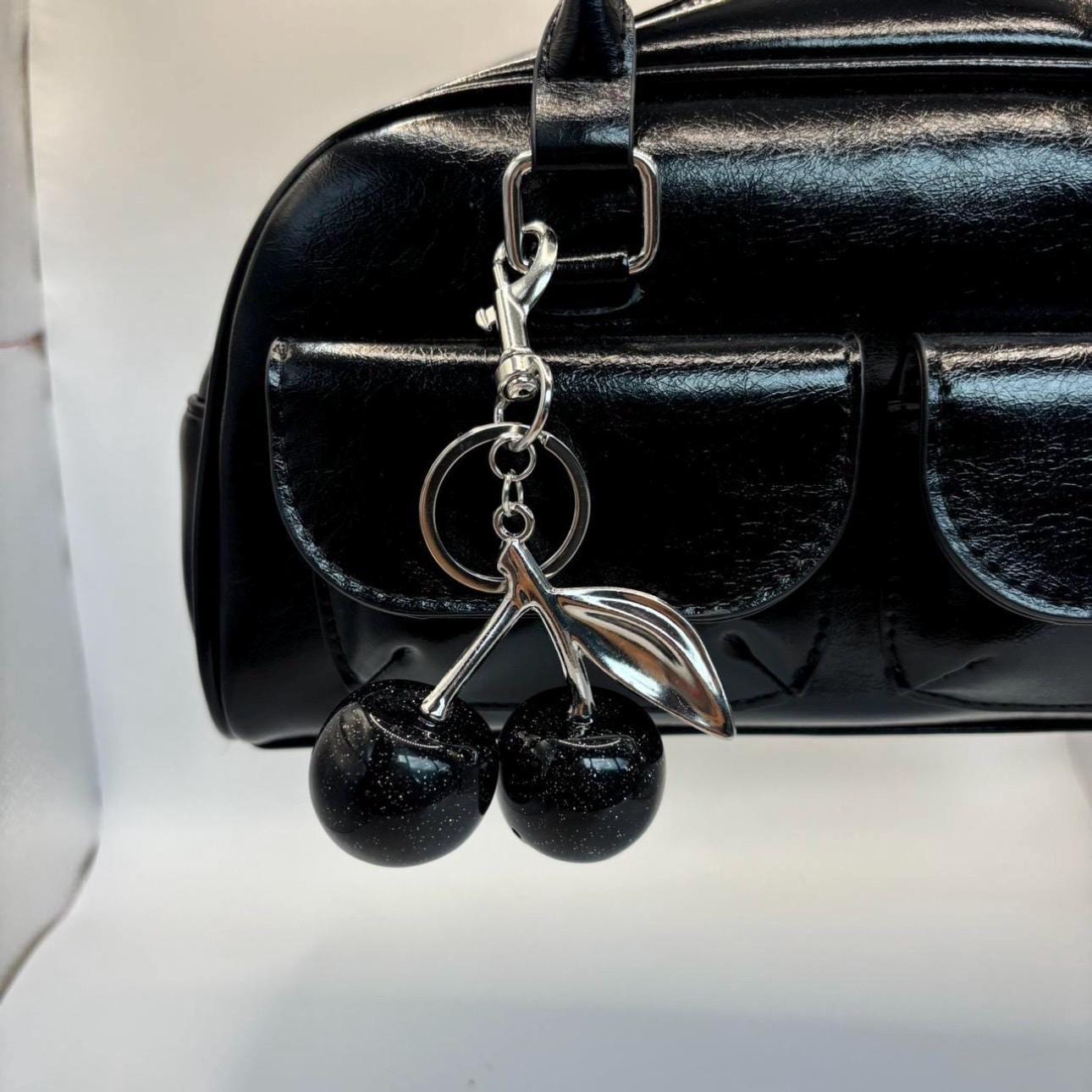 Black Glitter Cherry Keychain – Sparkly Fruit Bag Charm, Aesthetic Y2K Accessory, Silver Key Ring, Trendy Purse Charm, Unisex Gift