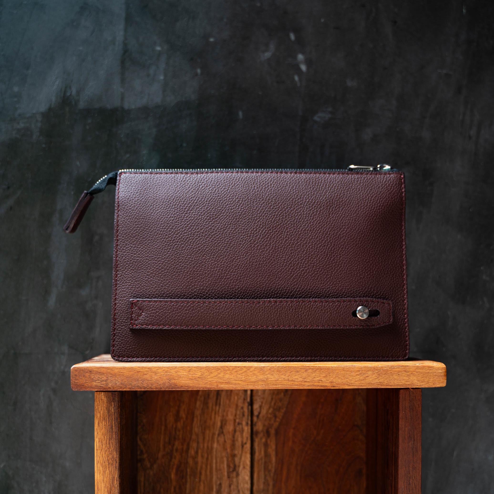 Minimalist Sandal Wood Leather Travel Pouch – Personalized EDC Clutch – Slim Zipper Coin Wallet – Trip Hand Bag – Hand Carryall Kit