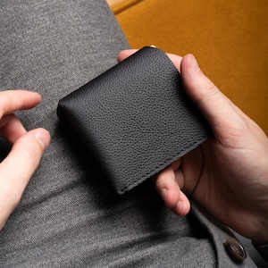 Cartera de tarjeta negra minimalista para hombres y mujeres - Tarjetero personalizado - Tarjetero delgado para ella - Cartera pequeña de bolsillo EDC-Regalo