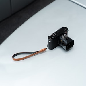 Minimalist Brown Leather Camera Wrist Strap