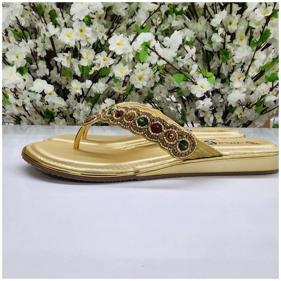 The Sandal Hijab Pin Gold Published by UNS Fine Crafts available