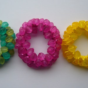 Hair accessory hair tie hairband scrunchie made of pearls in 2 variations