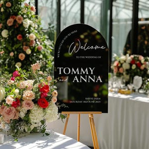 Custom Wedding Welcome Sign, Personalized Acrylic Wedding Sign, Minimalist Wedding Signage, Classic Wedding Ceremony Reception Sign S18