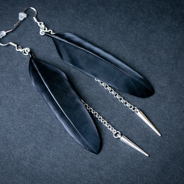 Boucles d'oreilles plumes Boucles d'oreilles plumes noires Boucles d'oreilles plumes naturelles Véritables plumes Boucles d'oreilles pointes Bijoux gothiques Boucles d'oreilles gothiques Cadeau pour elle