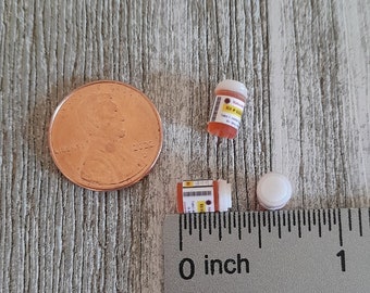 1/12 Scale 3 pcs pill bottles for dollhouse, tiny fake pill bottles, miniature realistic doll medicine bottles, dollhouse medicine cabinet